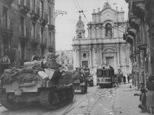 Un'immagine dell'occupazione delle truppe inglesi a Catania