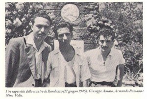 Giuseppe Amato, il primo da sinistra, in compagnia di Armando Romano e Nino Velis, i tre eroi separatisti sfuggiti alla strage di Randazzo, dove persero la Vita Antonio Canepa, Carmelo Rosano e Giuseppe Lo Giudice.