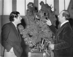 Torino, 1961. Dx lo scultore Umberto Mastroianni con il nipote attore Marcello Mastroianni